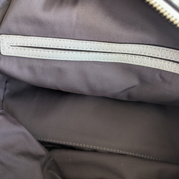 Tory Burch McGraw Small Satchel, an elegant pebbled leather Crossbody bag - Picture 15 of 15